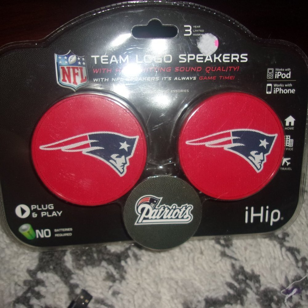 New in package New England Patriots IHIP team logo speakers
